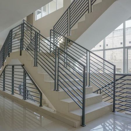 Residences By Reddoorz Near Mt Haryono - Minimum Stay 7 Days Jakarta Eksteriør bilde