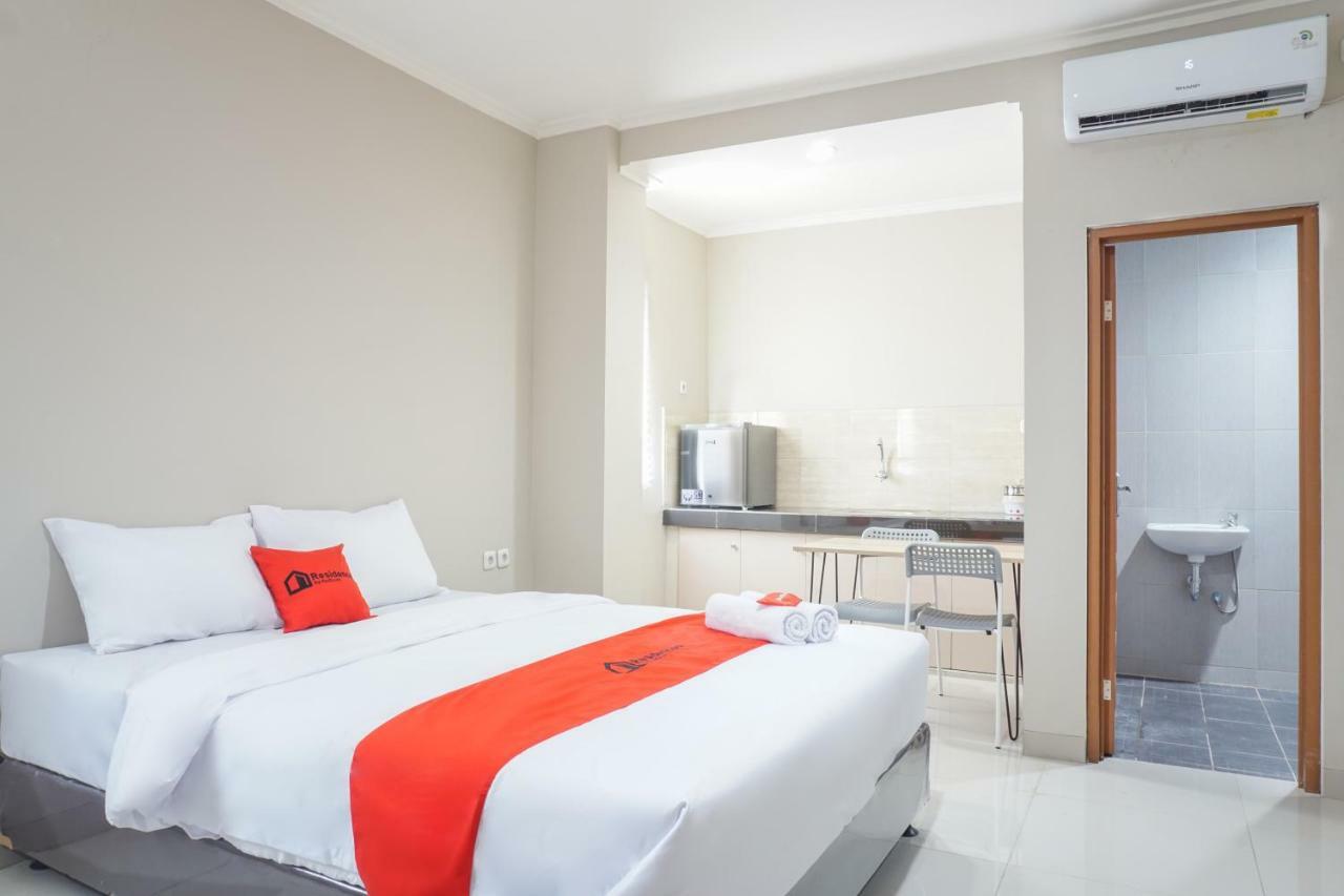 Residences By Reddoorz Near Mt Haryono - Minimum Stay 7 Days Jakarta Eksteriør bilde