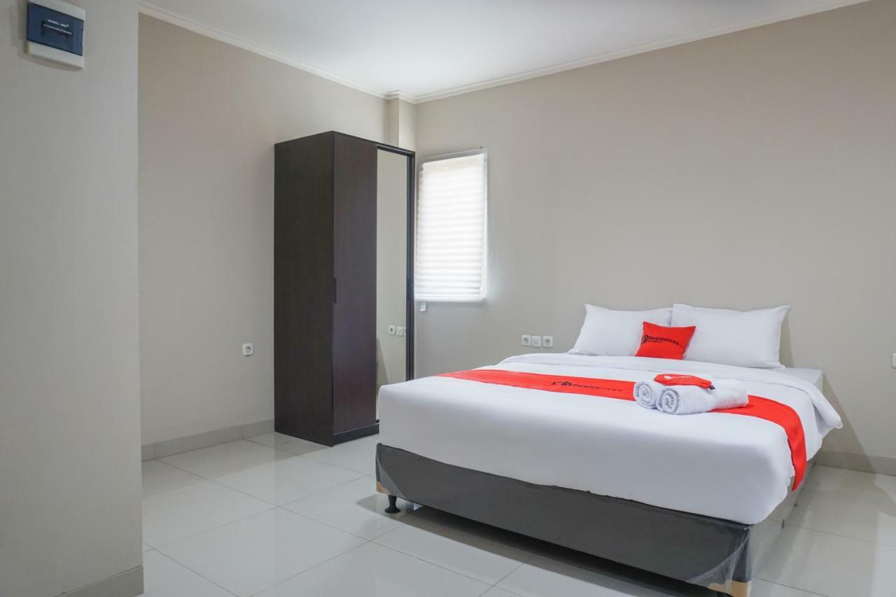 Residences By Reddoorz Near Mt Haryono - Minimum Stay 7 Days Jakarta Eksteriør bilde