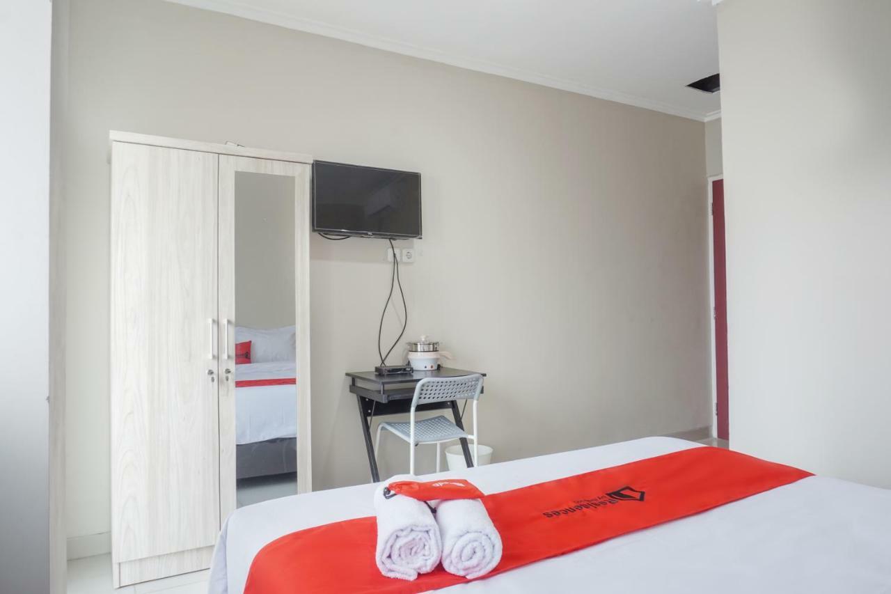 Residences By Reddoorz Near Mt Haryono - Minimum Stay 7 Days Jakarta Eksteriør bilde