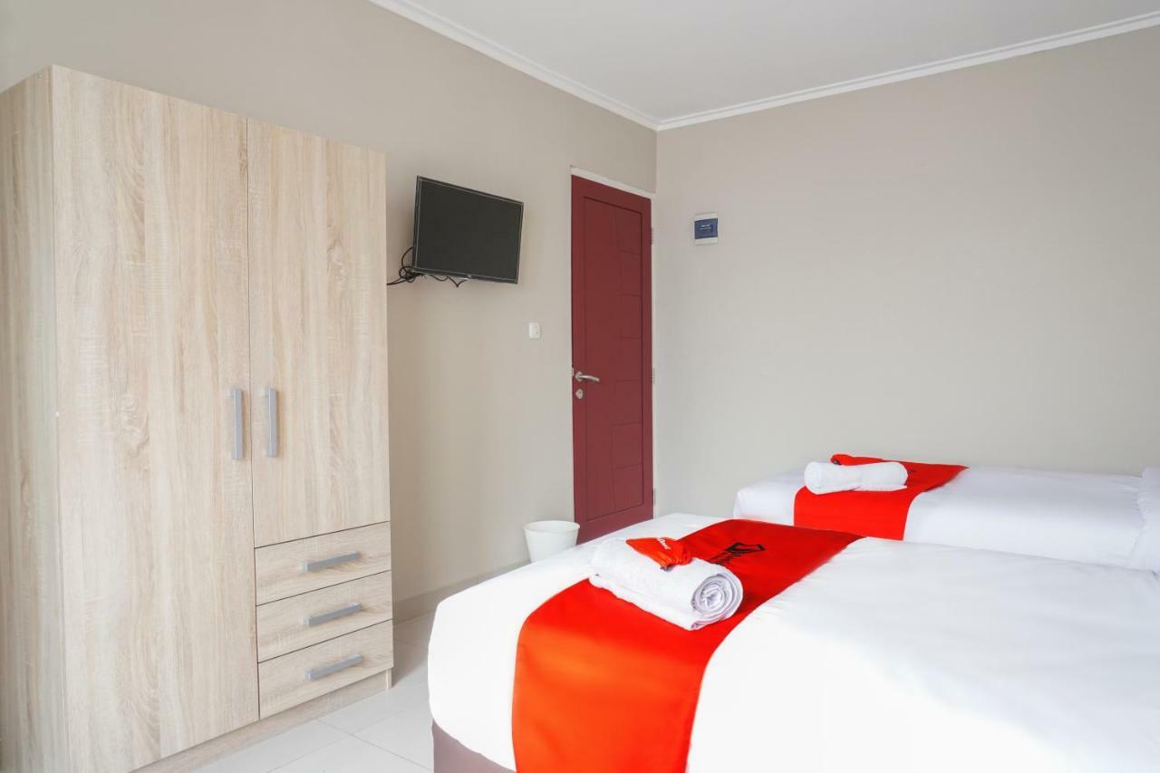 Residences By Reddoorz Near Mt Haryono - Minimum Stay 7 Days Jakarta Eksteriør bilde