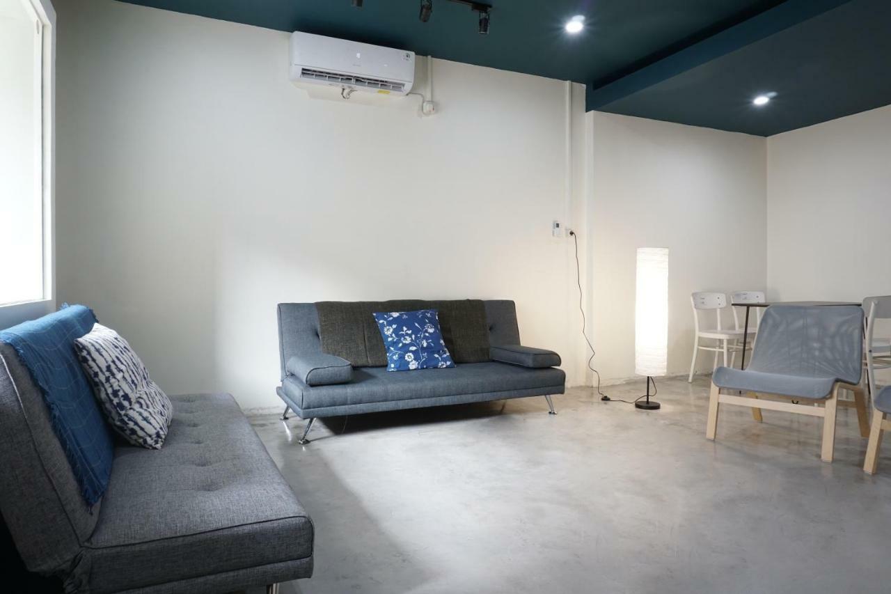 Residences By Reddoorz Near Mt Haryono - Minimum Stay 7 Days Jakarta Eksteriør bilde