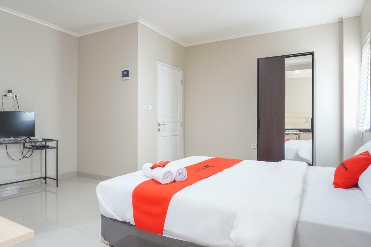 Residences By Reddoorz Near Mt Haryono - Minimum Stay 7 Days Jakarta Eksteriør bilde